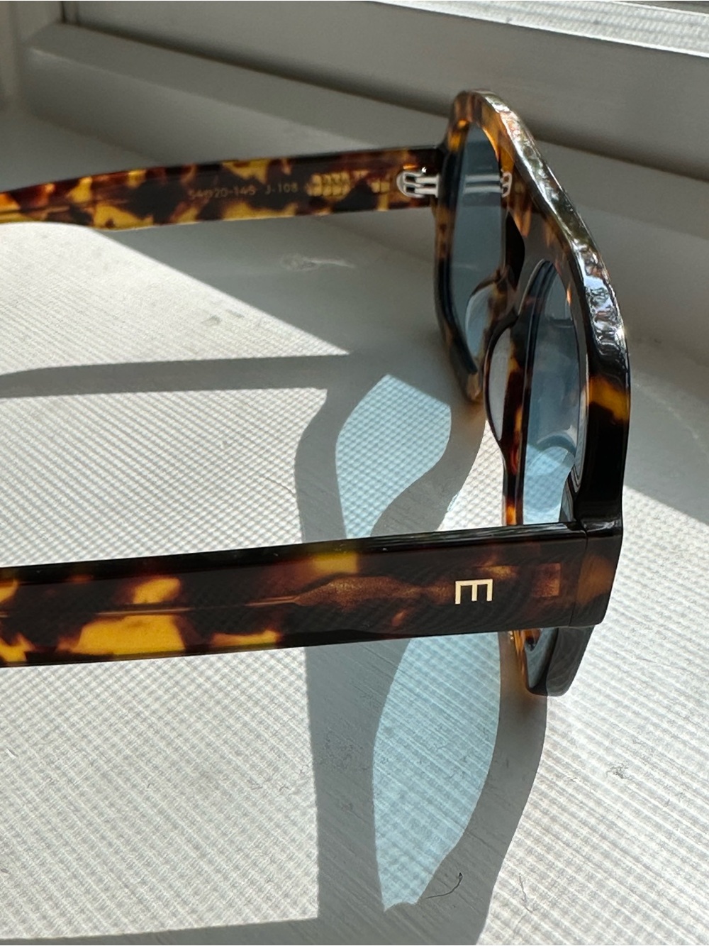 Elisa Johnson Jane sunglasses in Brown Tortoiseshell with Blue Lenses - Picture 5 of 8